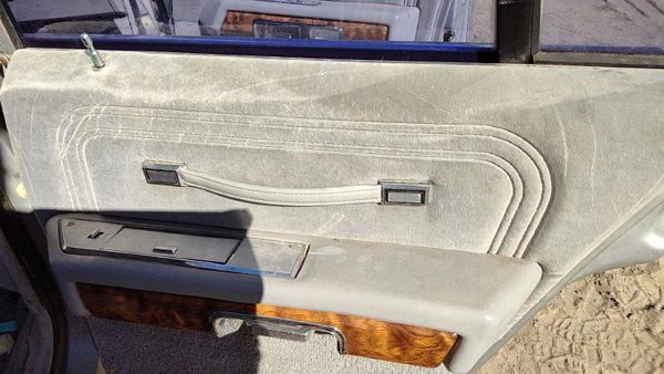 83-87 Grand Marquis Passenger Right Rear Door Trim Panel With Switches Back Gray — photo 3