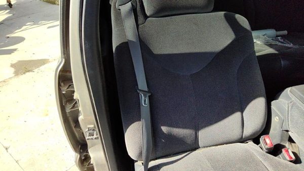2002 GMC Sierra 2500 HD Front Seat Belt Graphite 12D — photo 4