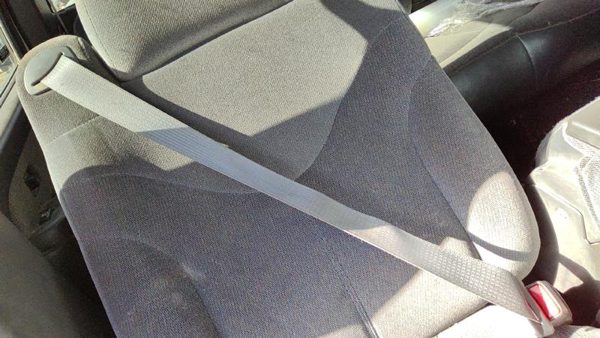 2002 GMC Sierra 2500 HD Front Seat Belt Graphite 12D — photo 2
