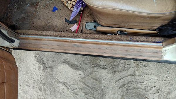 79-85 Mercedes 300Td Driver Left Lower Sill Step Moulding Trim Panel Oem Brown — photo 1
