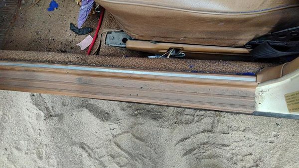 79-85 Mercedes 300Td Driver Left Lower Sill Step Moulding Trim Panel Oem Brown — photo 2
