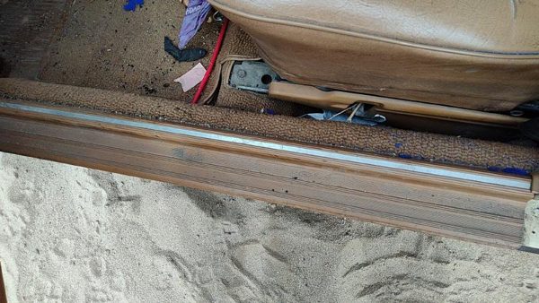 79-85 Mercedes 300Td Driver Left Lower Sill Step Moulding Trim Panel Oem Brown — photo 3
