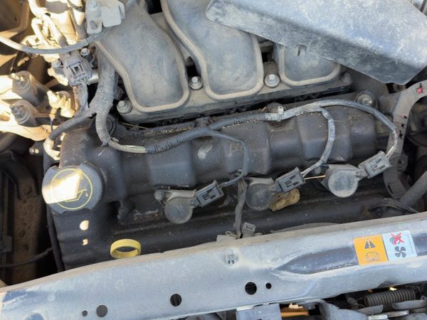 2006-2008 Mercury Mariner Front Valve Cover Oem 3.0L 8L8Z6582A — photo 5