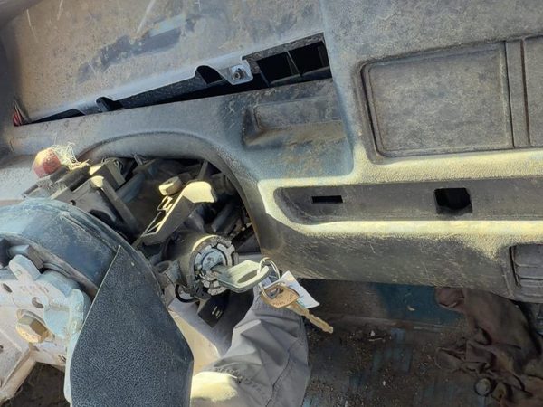 1992 Ford F-250 Steering Column Gray Loose — photo 1