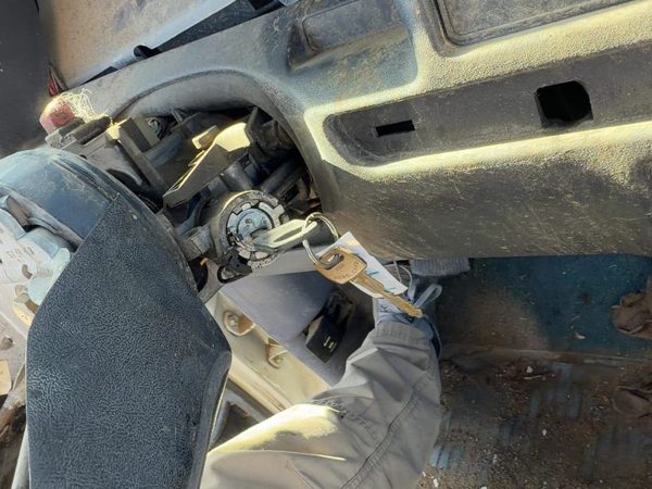 1992 Ford F-250 Steering Column Gray Loose — photo 2
