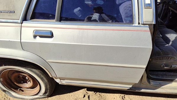 1985 Mercury Grand Marquis Rear Door RH Gray — photo 3