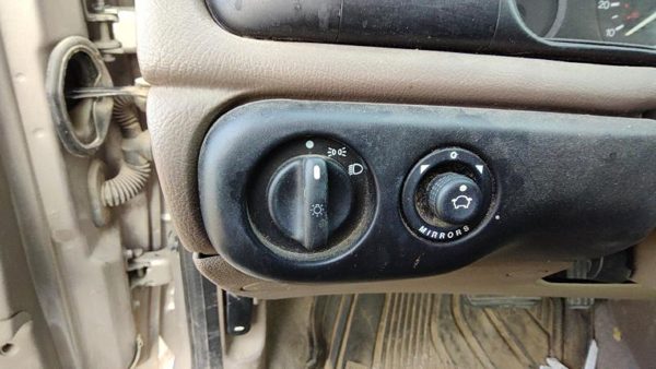 1997 Ford Contour Headlight Switch (dash Mtd) — photo 2