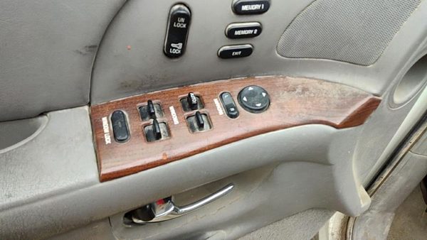 2000 Buick Park Avenue Door Switch Front Ave — photo 2