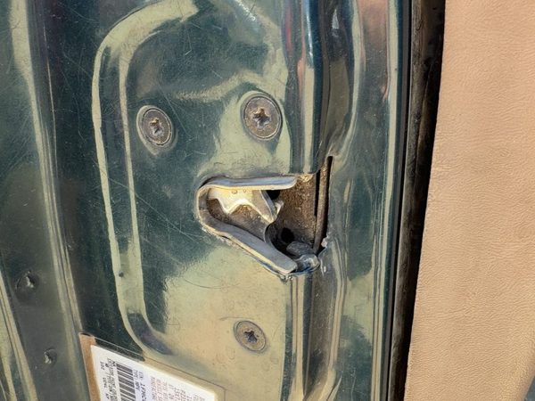 91-94 Ford Explorer 2 Dr Driver Left Front Door Latch with Rods Cables OEM — photo 2