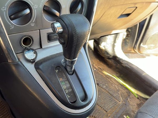 05 Matrix Xr Floor Shifter Lever Assembly Oem Shift Unit Automatic Transmission — photo 3