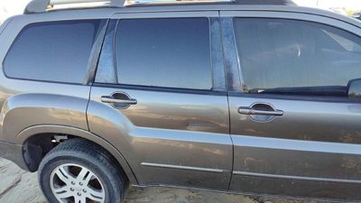 2004 Mitsubishi Endeavor Rear Door RH C04 Mineral Beige