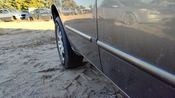 2004 Mitsubishi Endeavor Rear Door RH C04 Mineral Beige — photo 5