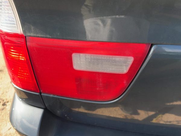 04-06 Bmw X5 Driver Left Inner Tail Light Brake Lamp Oem Rear Gate Mounted E53 — photo 3