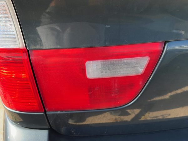 04-06 Bmw X5 Driver Left Inner Tail Light Brake Lamp Oem Rear Gate Mounted E53 — photo 2
