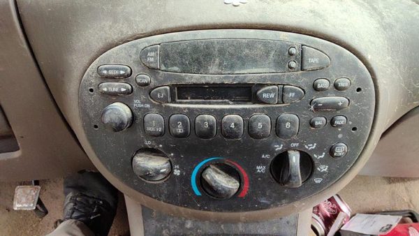 1997-2003 Ford Escort Stock Radio With Heater Control Head Ac Unit Oem — photo 2