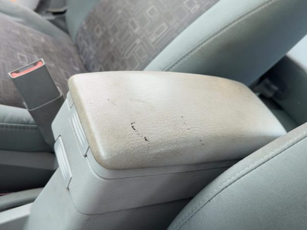 06-10 Pt Cruiser Center Console Lid Only Oem Arm Rest Fold Down Gray D7Dv — photo 2