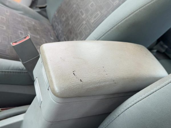 06-10 Pt Cruiser Center Console Lid Only Oem Arm Rest Fold Down Gray D7Dv — photo 1