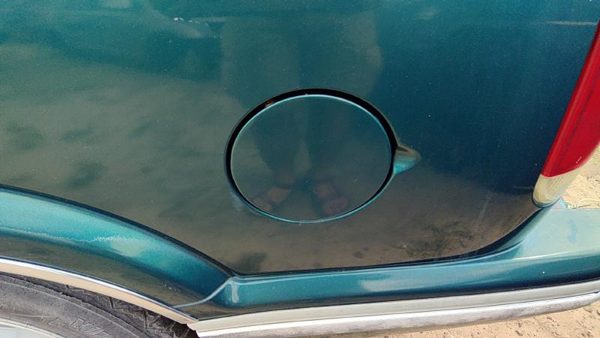 1996-2005 S10 Blazer Fuel Tank Door With Hinge Gas Lid Oem Filler Green 15023050 — photo 1