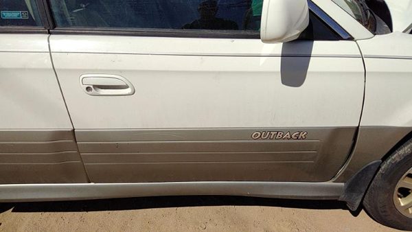 2000 Subaru Legacy Front Door RH White 8Y3 — photo 2