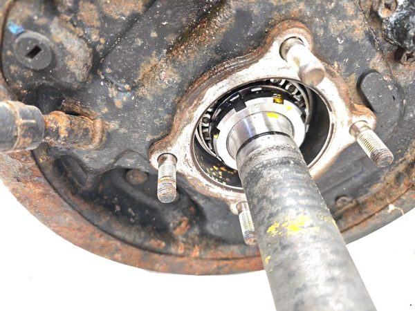 87-95 Pathfinder Passenger Right Rear Axle Shaft With Complete Brake Backing — photo 7