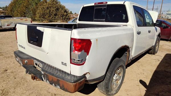 2004 Nissan TITAN — vehicle photo 3