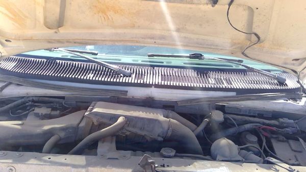 92-96 Ford Van E150 Windshield Wiper Cowl Vent Trim Panel Oem Grille — photo 1