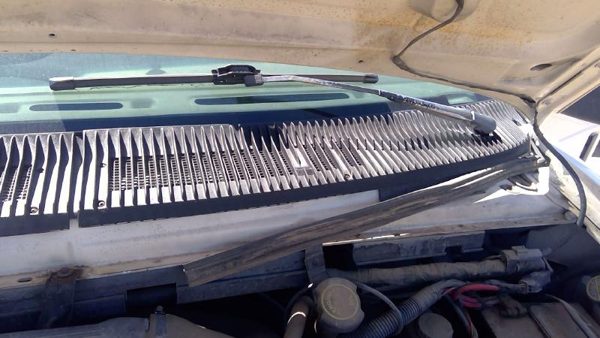 92-96 Ford Van E150 Windshield Wiper Cowl Vent Trim Panel Oem Grille — photo 2