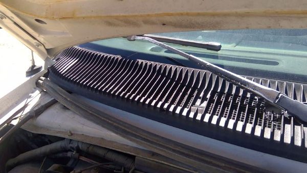 92-96 Ford Van E150 Windshield Wiper Cowl Vent Trim Panel Oem Grille — photo 7