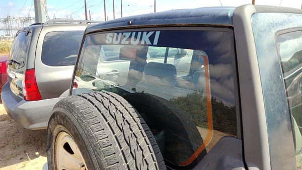 1989-1998 Suzuki Sidekick Back Glass Rear Window Oem 8457561A60 — photo 1