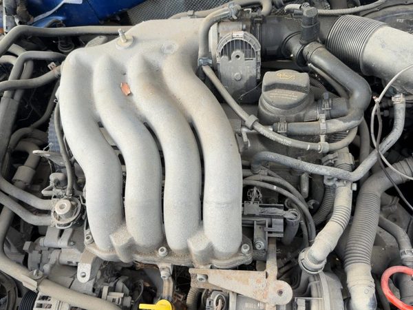 1999-2015 Vw Jetta Valve Cover Oem 2.0L 6G103429 — photo 1