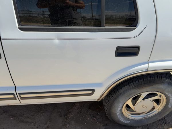 2001 Chevrolet S10 Rear Door LH White 50U — photo 1