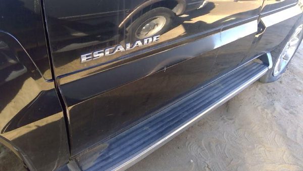 2003 Cadillac Escalade Driver Left Front Moulding From Door Trim Strip Black 41U — photo 3