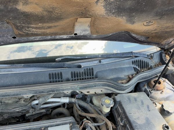 2005-2010 Chevy Cobalt Windshield Wiper Cowl Vent Trim Panel Oem Cover — photo 6