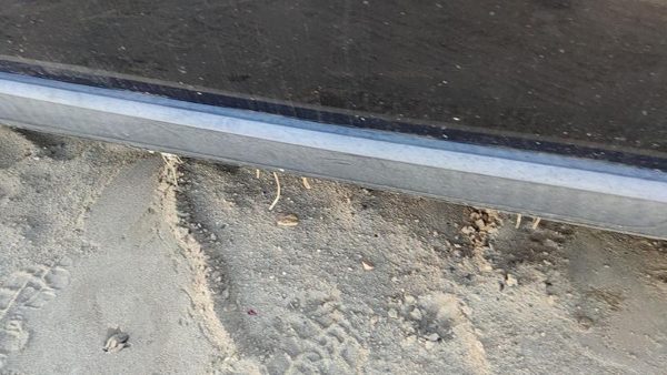 2006 Land Rover LR3 Front Door Moulding RH Passenger Right From OEM Trim Strip — photo 5