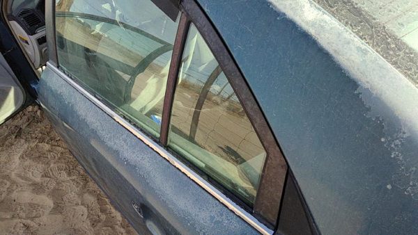 2006-2010 Hyundai Sonata Driver Left Rear Vent Window Back Door Glass With Frame — photo 3