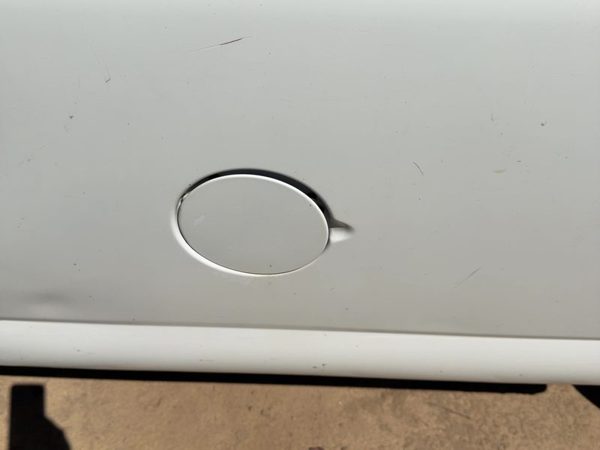 00-02 Chevy Express 2500 Fuel Tank Door With Hinge Gas Lid Oem Filler White 50U — photo 3