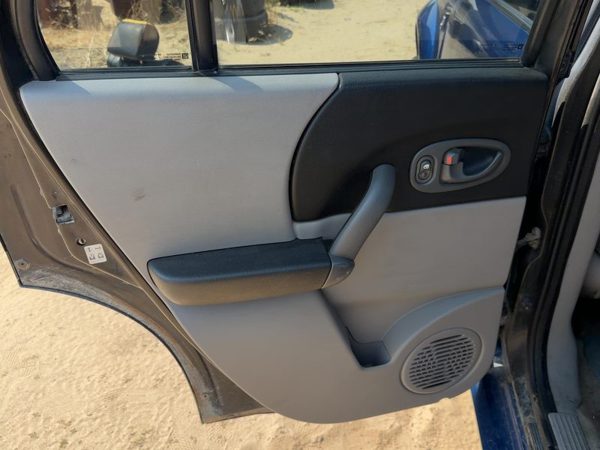 04-05 Vue Redline Driver Left Rear Door Trim Panel With Switches Back Gray 17D — photo 1