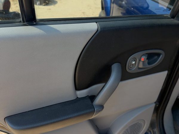 04-05 Vue Redline Driver Left Rear Door Trim Panel With Switches Back Gray 17D — photo 4