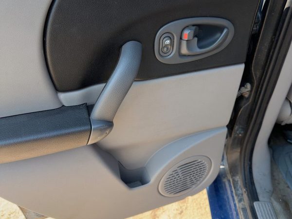 04-05 Vue Redline Driver Left Rear Door Trim Panel With Switches Back Gray 17D — photo 6