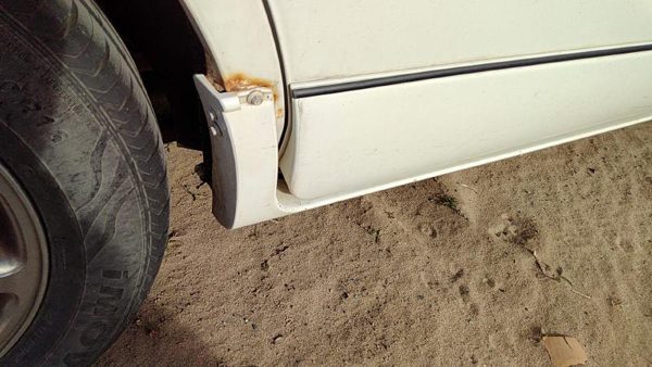 97-04 Regal Passenger Right Lower Rocker Panel Moulding Side Skirt White 16U — photo 8