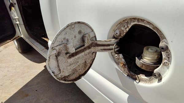 1994-2001 Dodge Ram 1500 Fuel Tank Door With Hinge Gas Lid Oem Filler White — photo 3