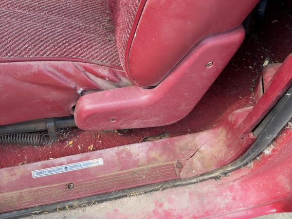 1987-1996 Dodge Dakota Driver Left Side Seat Trim Panel Oem Red — photo 1