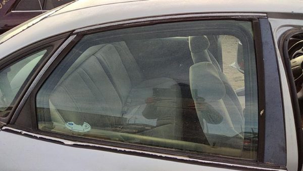 1996-2007 Ford Taurus Passenger Right Rear Side Window Door Glass Oem Back — photo 3