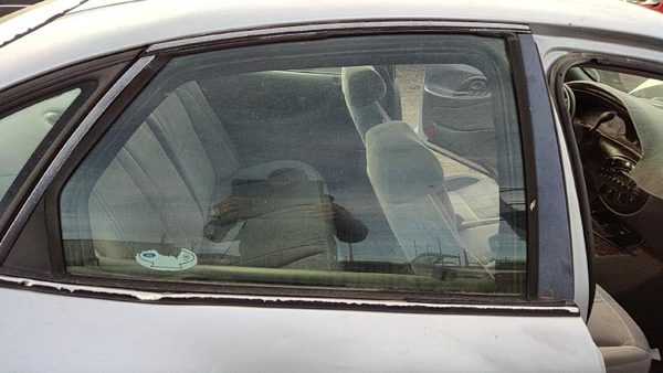 1996-2007 Ford Taurus Passenger Right Rear Side Window Door Glass Oem Back — photo 1