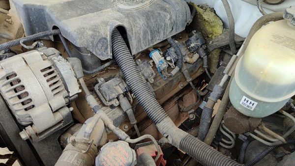 2001 2002 Silverado 2500 Hd Driver Left Valve Cover Oem 8.1l Lh 12559595 — photo 2