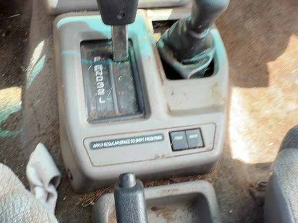 1995-1997 Isuzu Rodeo Console Trim Bezel Around Shifters Oem Gray 160 4933917 — photo 2