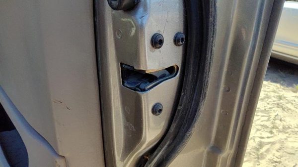 1997-2002 Ford Expedition Passenger Right Front Door Latch With Rods/Cables Oem — photo 2