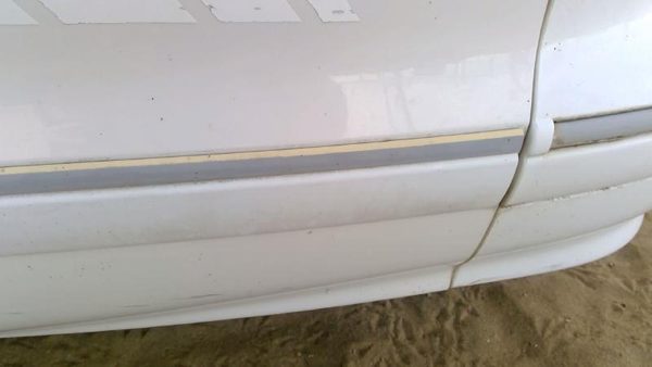 1991-1996 Chevy Caprice Lh Driver Left Rear Moulding On Quarter Panel Oem White — photo 4