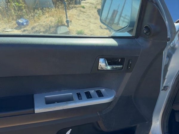 08 Mariner Driver Left Front Door Trim Panel With Master Switch Stone Graystone — photo 4