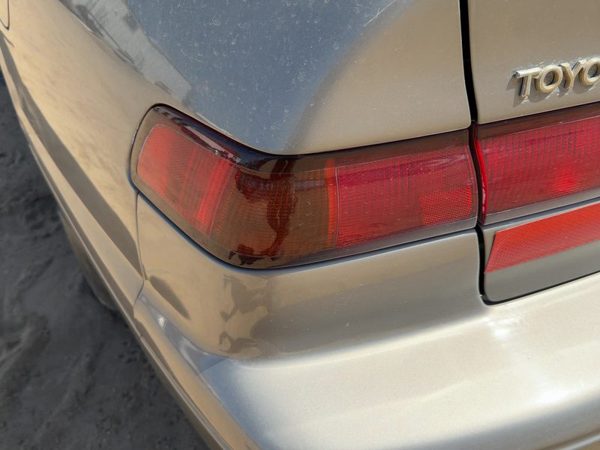 1997-2001 Toyota Camry Driver Left Outer Tail Light Assembly OEM Rear 81560AA011 — photo 1